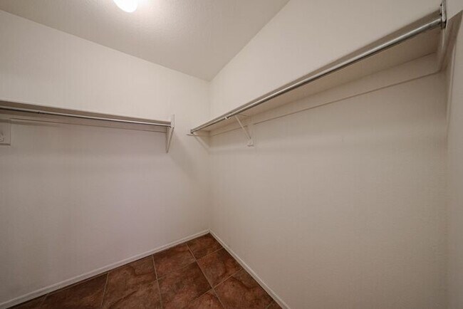 Building Photo - MOVE IN SPECIALS!! Lovely 4-bedroom, 2-bat...