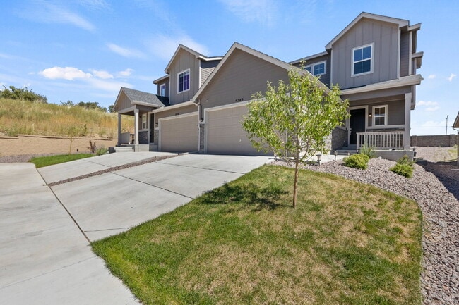 Primary Photo - Bright and Beautiful Home with Gourmet Kit...