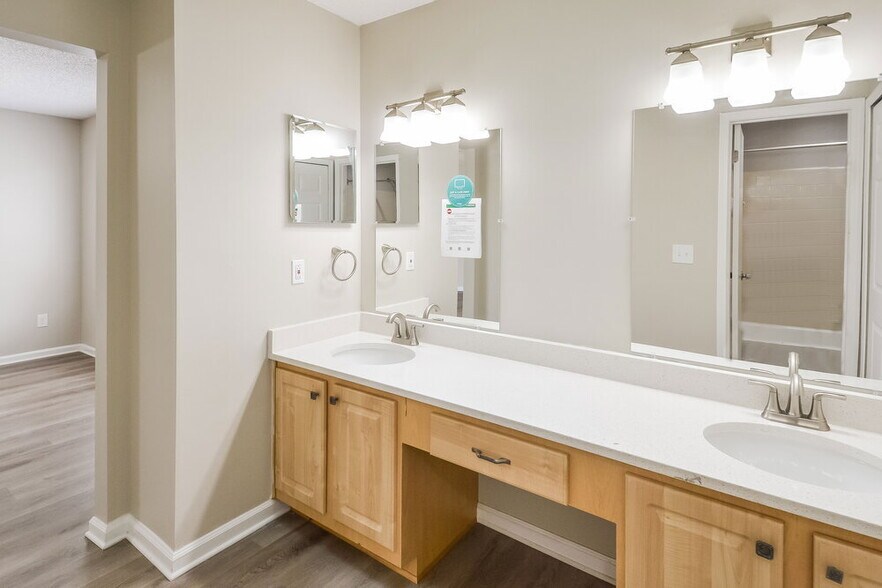 Building Photo - 4137 Rollingwood Ct