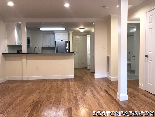 Building Photo - 22 Chauncy St