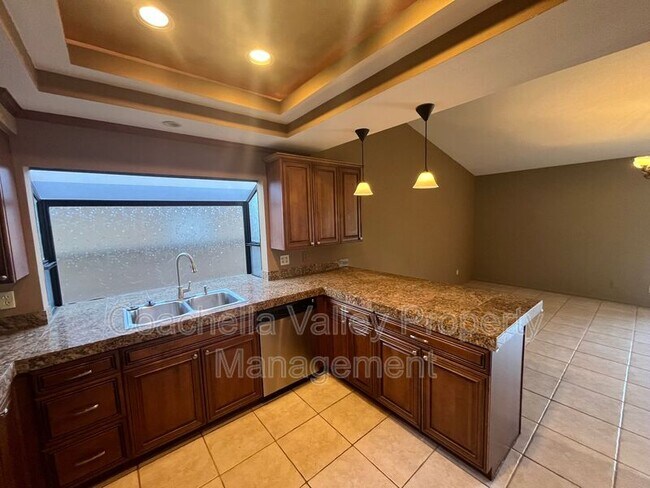 Building Photo - 36532 Vía Abeja