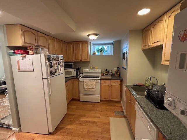 Kitchen - 37 Moraine St