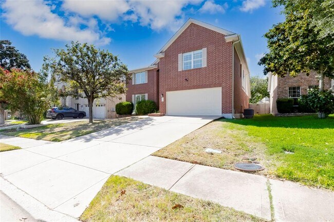 Building Photo - 15617 Pumpkin Ridge Dr