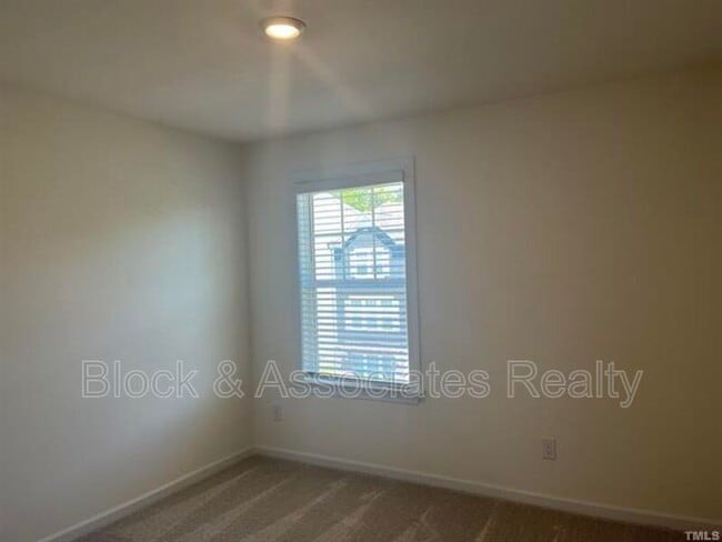 Building Photo - 7011 Gentle Pine Pl