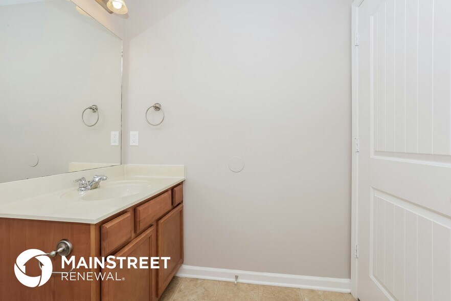 Building Photo - 3809 Swan Ridge Dr