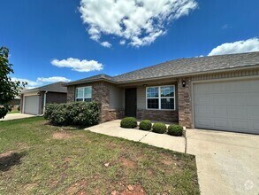 Building Photo - Beautiful 4 Bed 2 bath