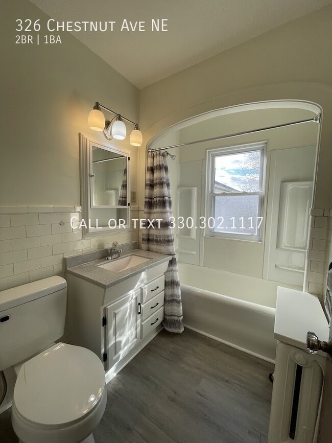 Building Photo - Two bedroom one bathroom second level apar...