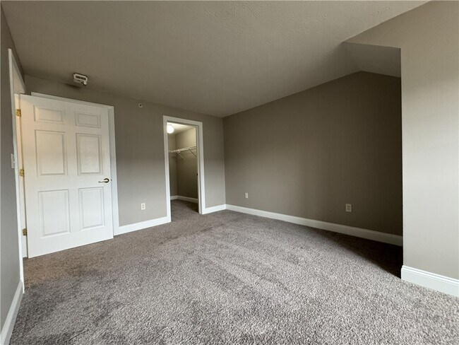 Building Photo - 270 Exchange Blvd