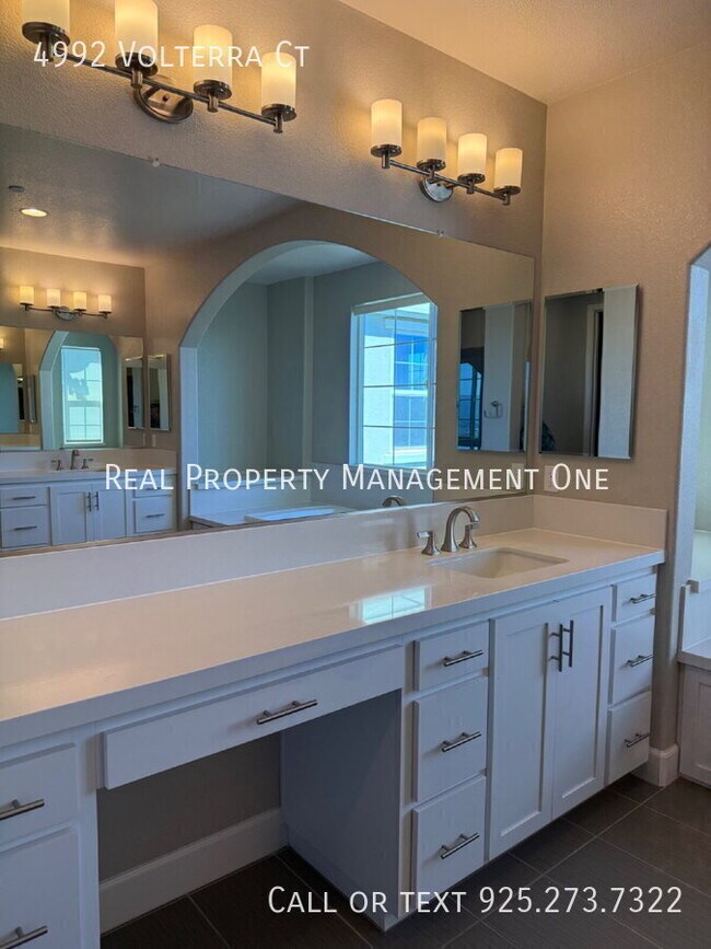 Building Photo - 4992 Volterra Ct