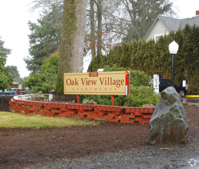 Building Photo - Oak View Village