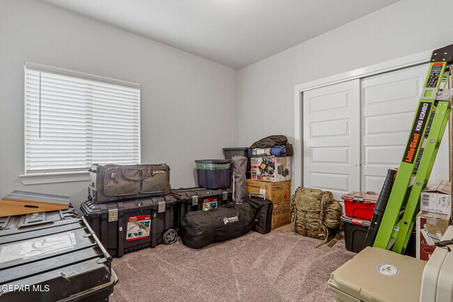 Building Photo - 51049 Fox Trl Ave