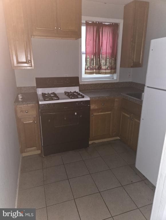 Primary Photo - 728 W Maple Ave