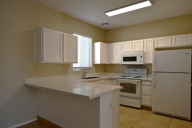 Building Photo - 2300 E Magma Rd