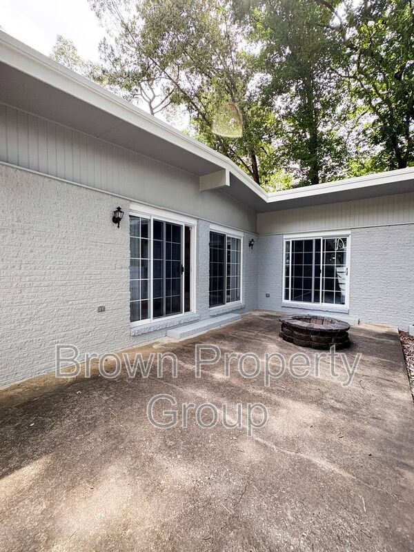 Building Photo - 3202 Cluny Dr