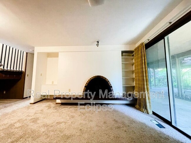 Building Photo - 11105 SE 59th St