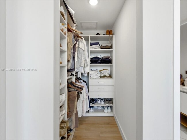 Building Photo - 2678 Tigertail Ave