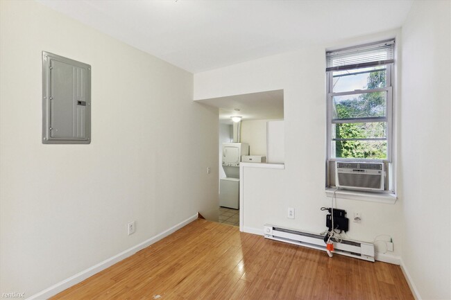 Building Photo - 2 br, 2 bath Triplex - 1616 WILLINGTON ST ...