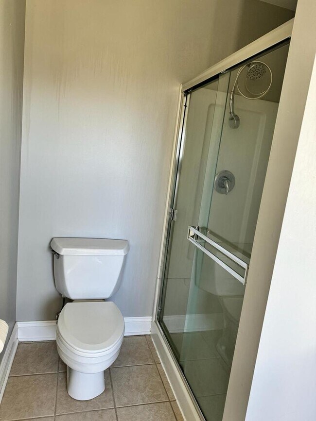 Building Photo - 3292 Bromley Ln