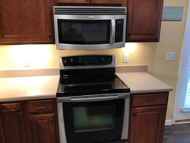 Kitchen - 27 Sugar Maple Ln