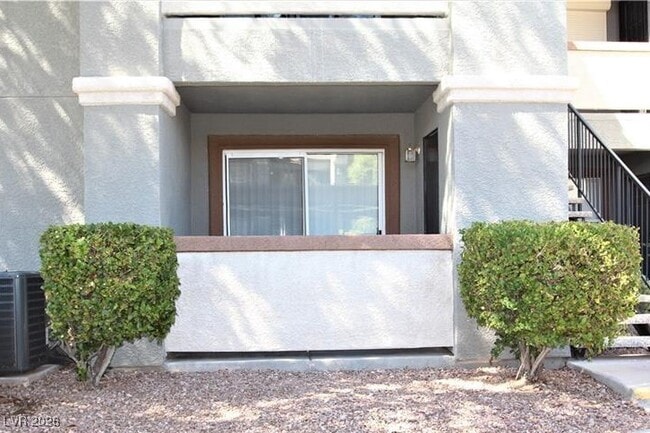 Building Photo - 555 E Silverado Ranch Blvd