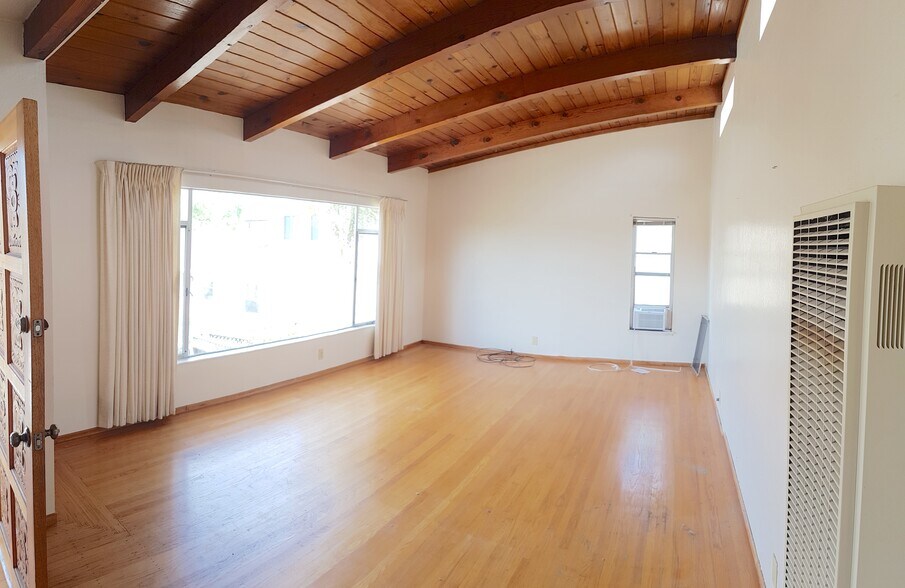 Living Room - 1730 Derby St