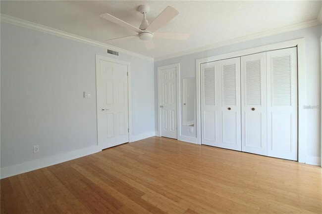 Building Photo - 3331 N Westmoreland Dr