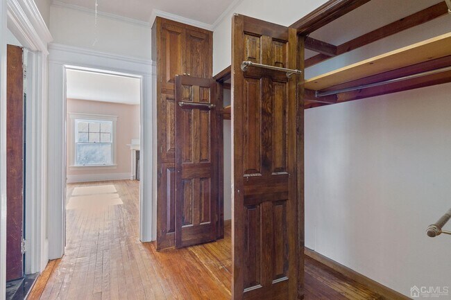 Building Photo - 6 E Union Ave