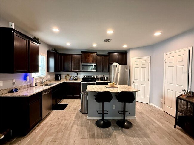 Building Photo - 4743 Chatterton Way
