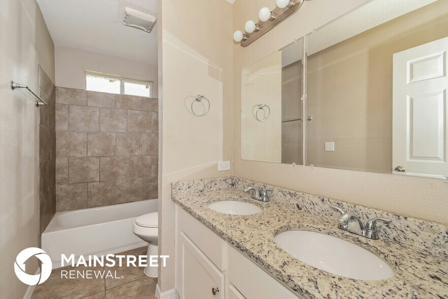 Building Photo - 523 E 55th St