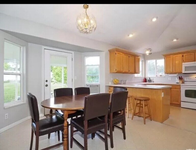 Building Photo - 4881 Cave Peak Dr