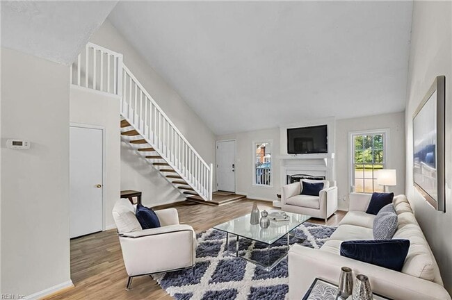 Building Photo - Beach-Close Living on a Peaceful Cul-de-Sac