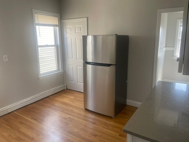 Building Photo - 139 Bowdoin St