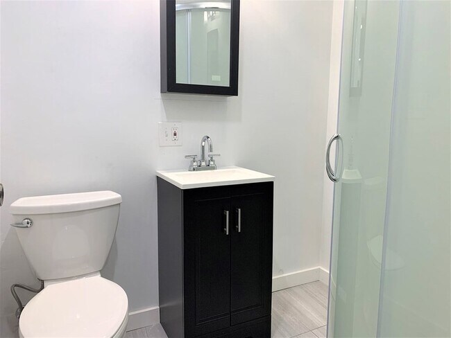 Building Photo - 19 Bradbury St