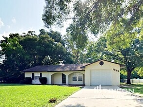 Building Photo - 1003 Meadow Ln
