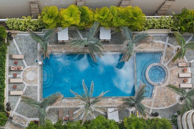 Building Photo - Allure Waikiki - 2 bedroom, 2 bath with 1 ...