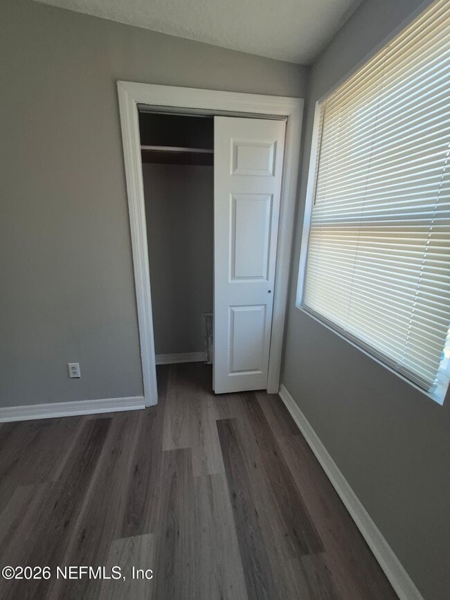 Building Photo - 10473 Pinehurst Dr