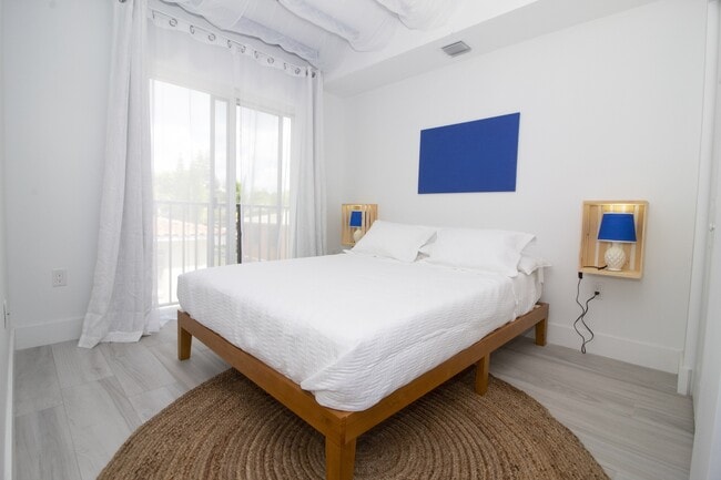 Building Photo - 753 NW 30th St