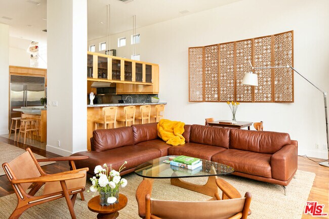 Building Photo - 2217 Grand Canal