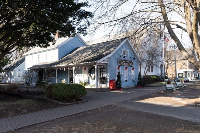 Building Photo - 18 Hubbard Pl