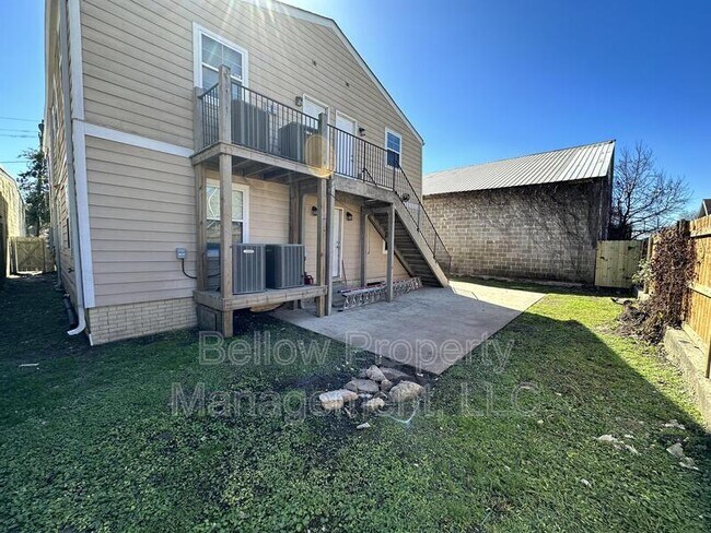 Building Photo - 4811 Thrush St