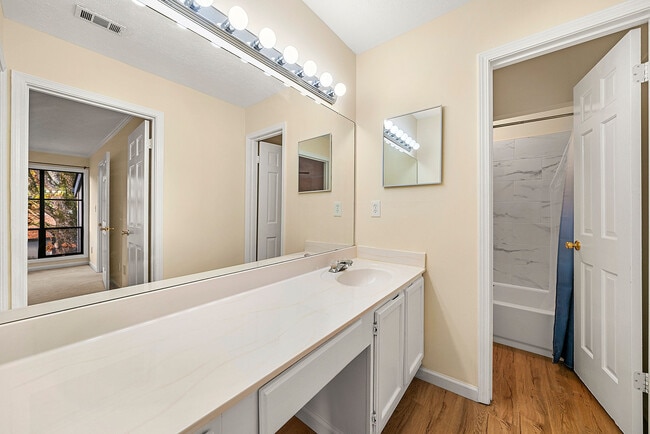 Building Photo - 670 Highland Ct