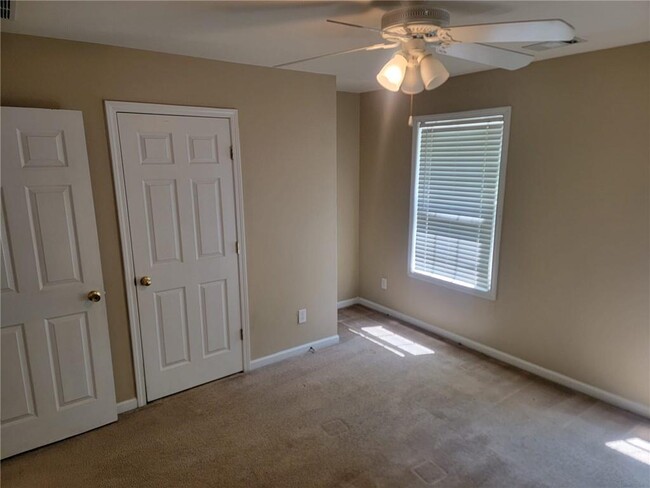 Building Photo - 1698 Broomfield Way