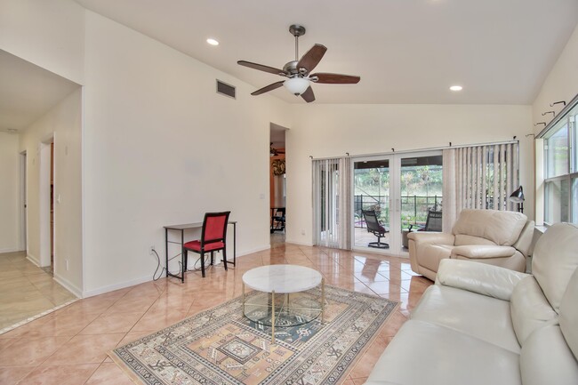 Building Photo - 7811 Villa Nova Dr