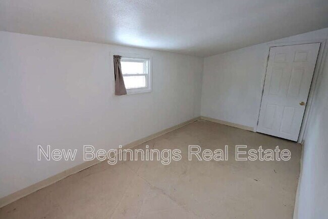 Building Photo - 2028 E Dale St