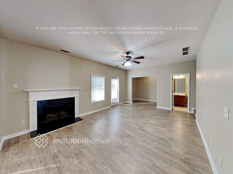 Building Photo - 169 Hawthorn Dr