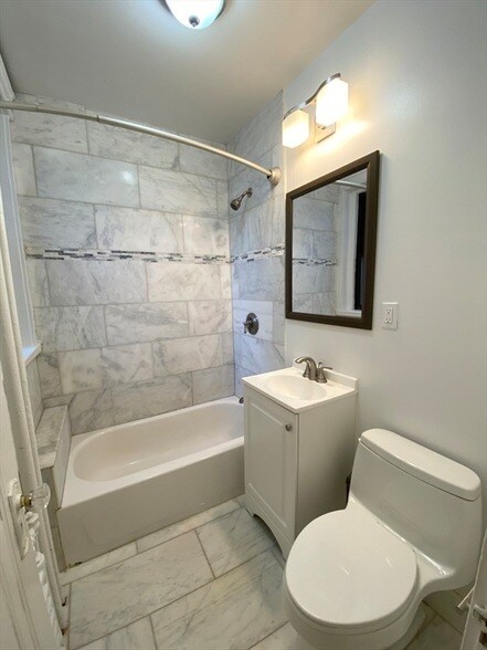 Building Photo - 122 Riverway