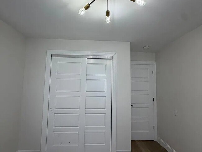 Building Photo - 213 Sumner Ave