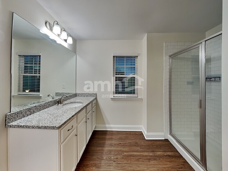 Building Photo - 363 Macroom Ct