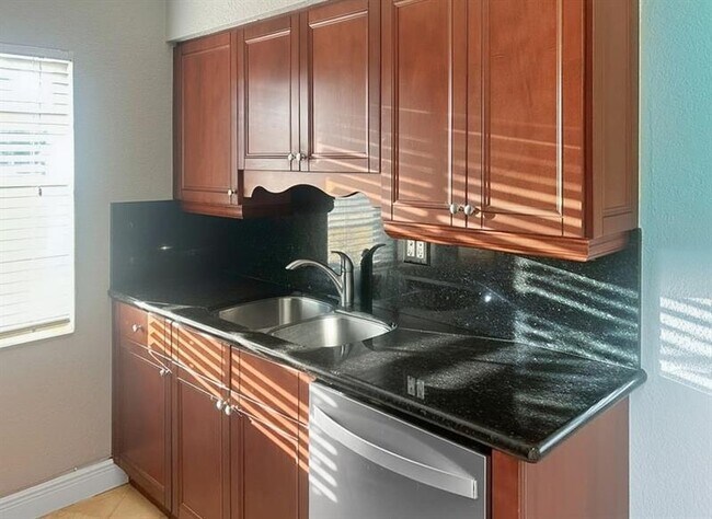 Building Photo - 51 NE 24th St