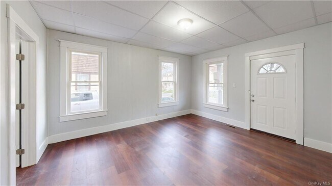 Building Photo - 18 Chestnut St